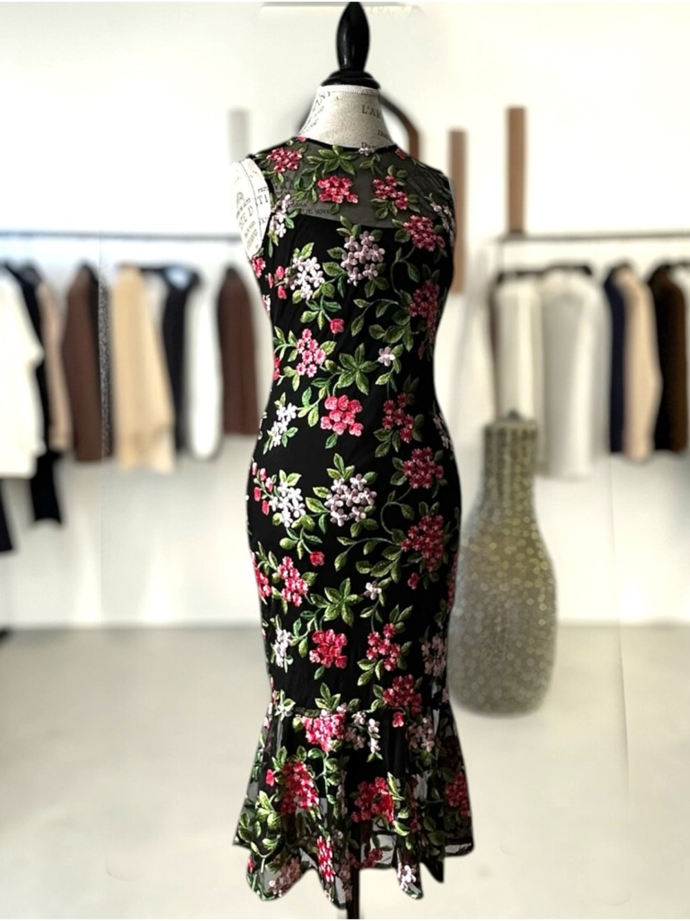 CK Floral Embroidered Mesh Sheath Midi Dress Mermaid Hem Wedding Guest Size 6